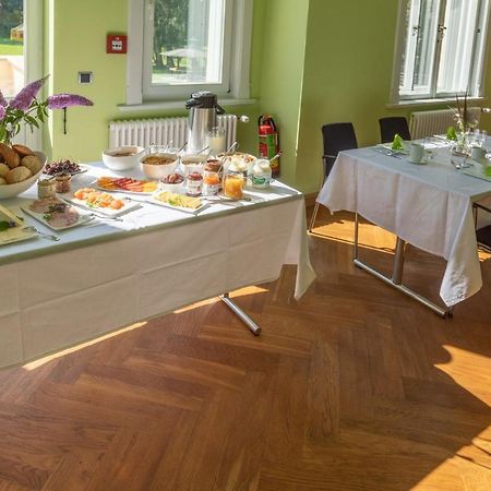Familienhotel Schloss Leizen Bioverpflegung المظهر الخارجي الصورة