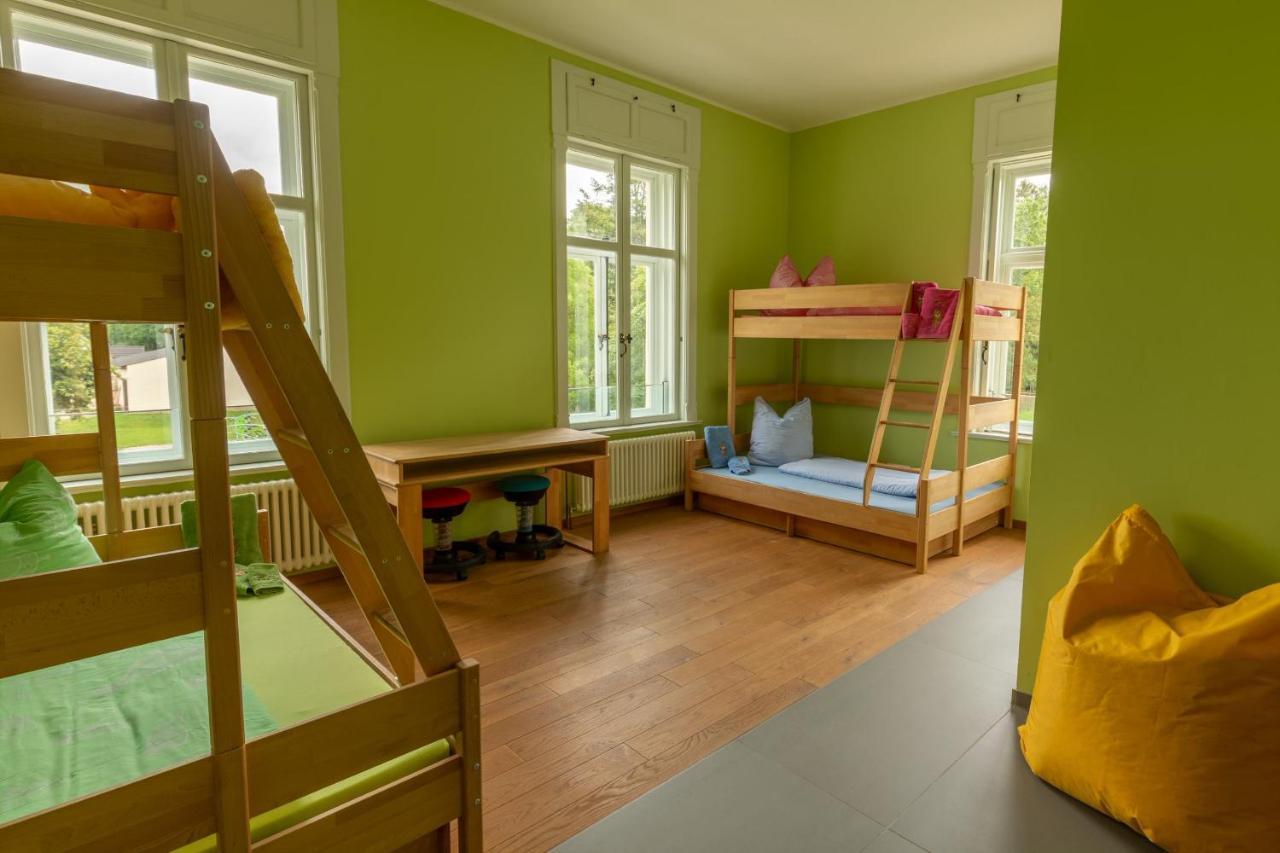 Familienhotel Schloss Leizen Bioverpflegung المظهر الخارجي الصورة